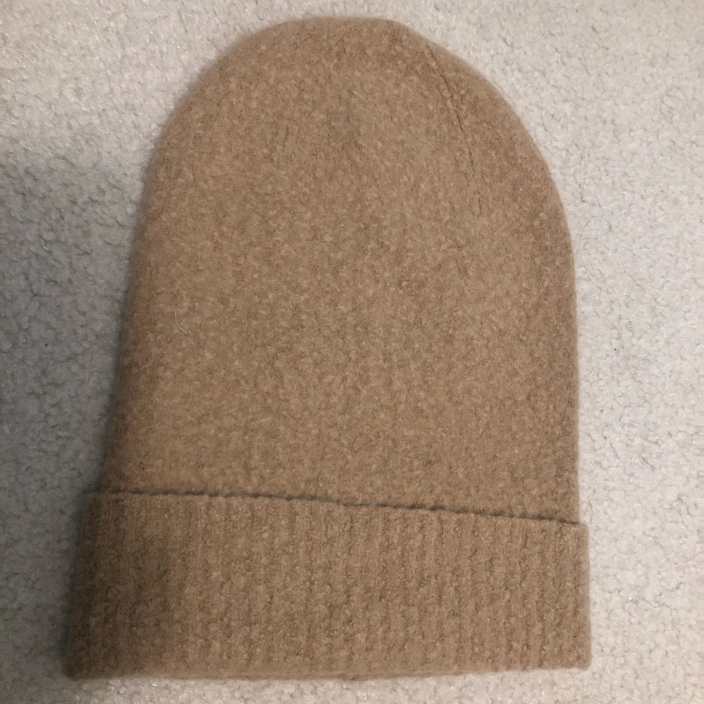 Aritzia beanie